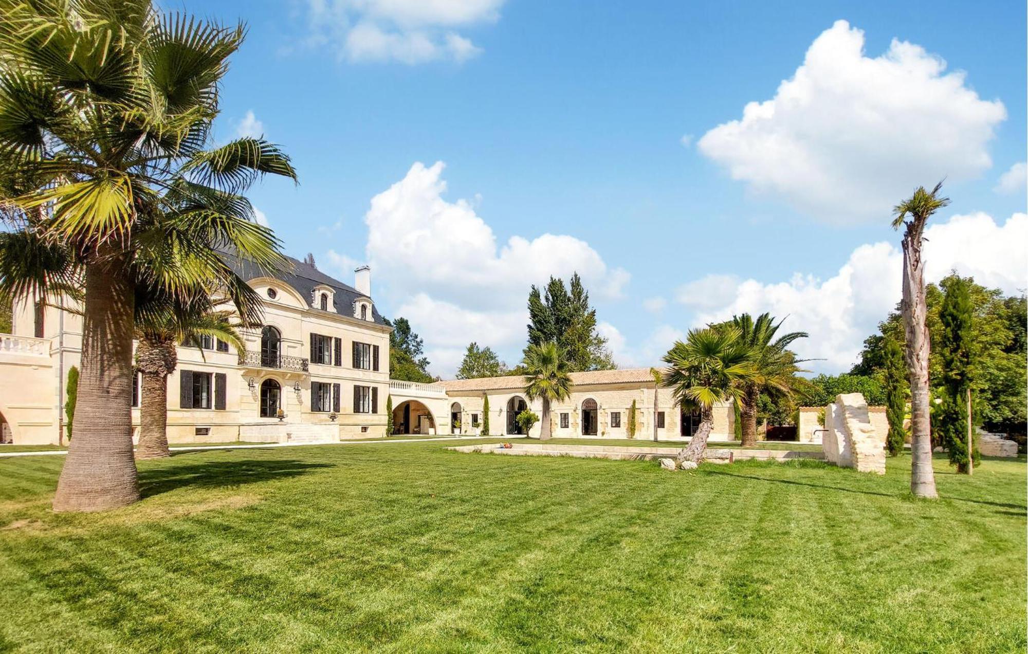 Nice Home In Saint-Julien-De-Lesca Exterior photo